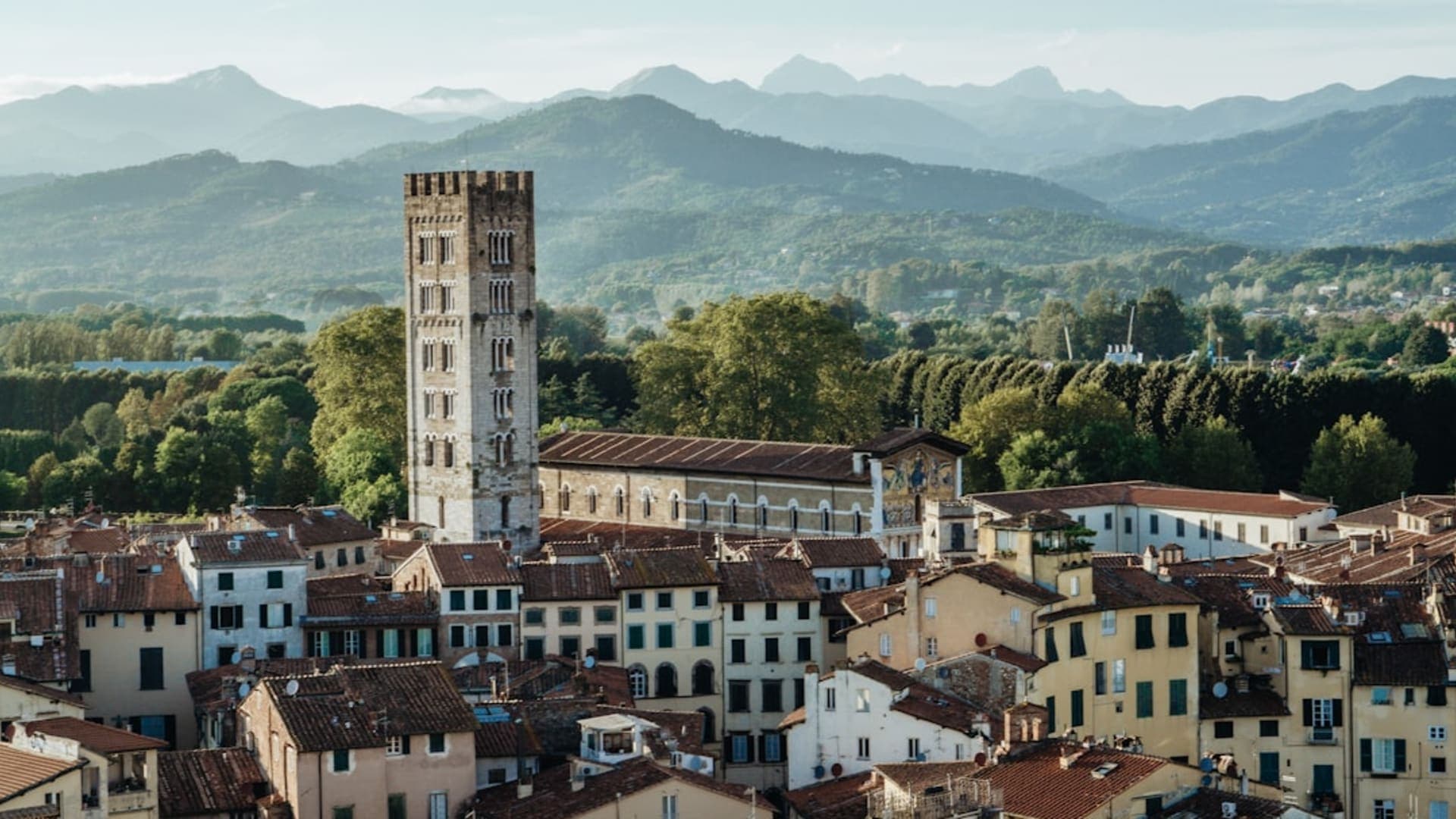 Lucca city skyline