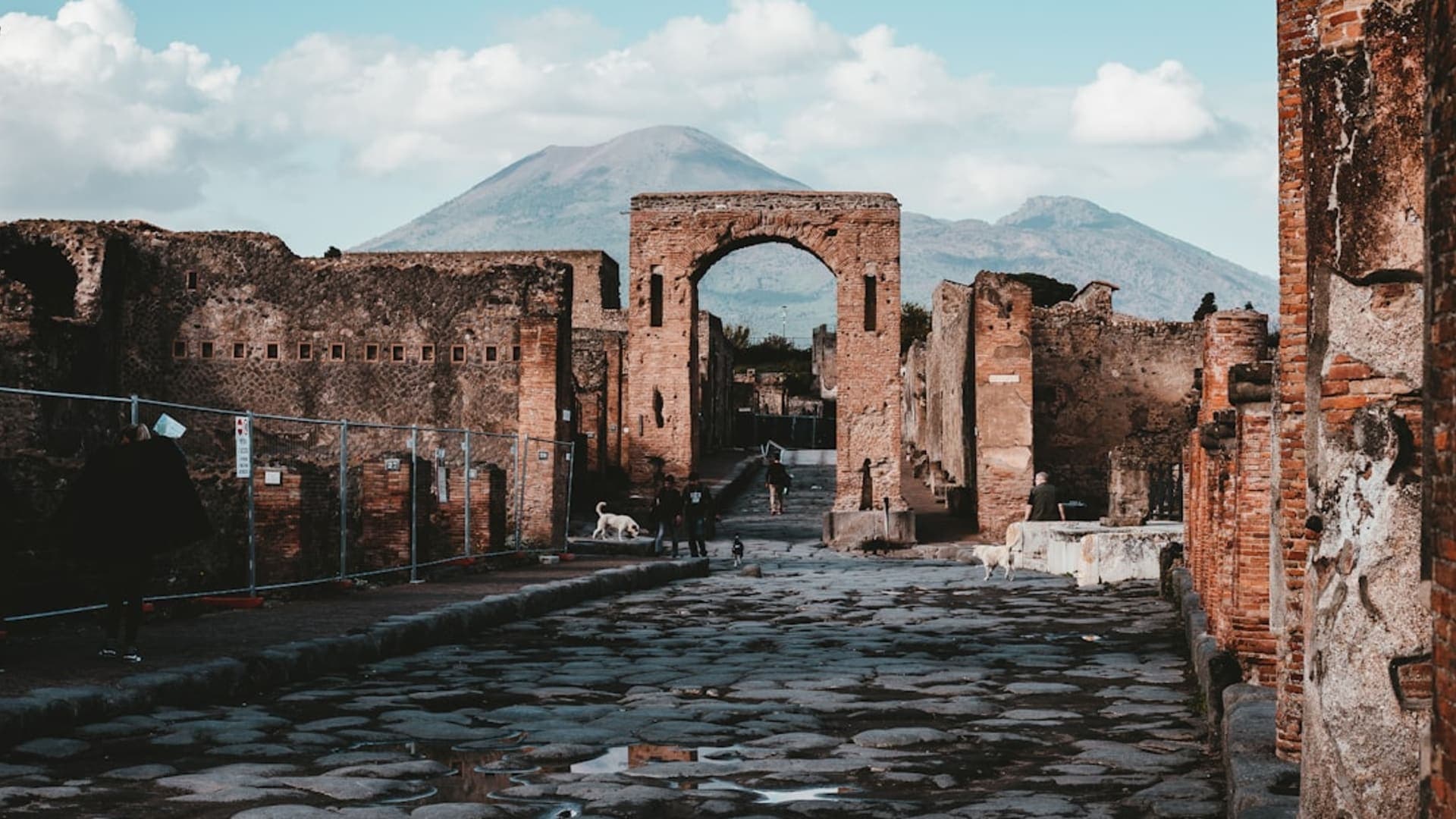 Pompei city skyline