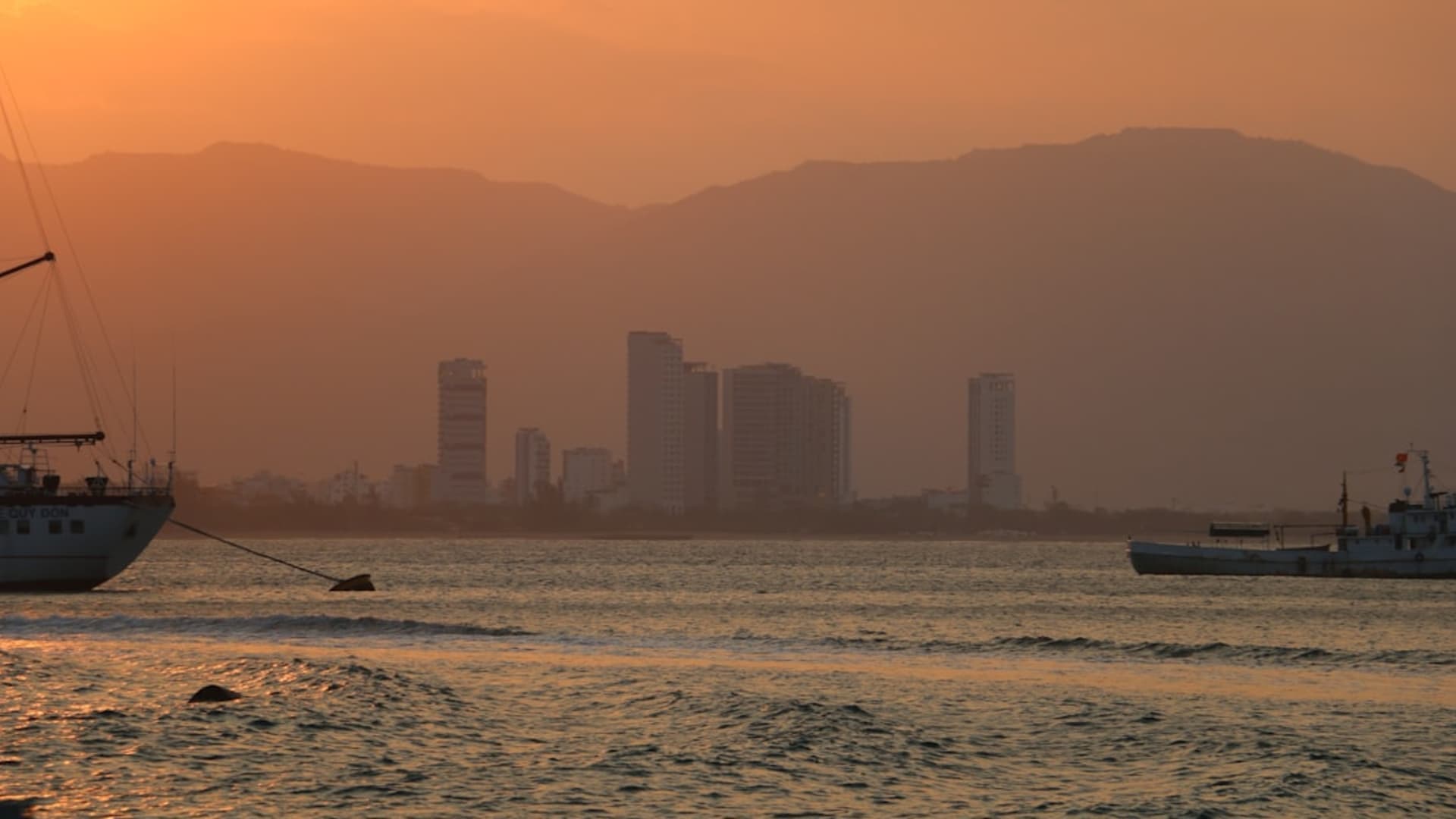 Thành Phố Nha Trang city skyline