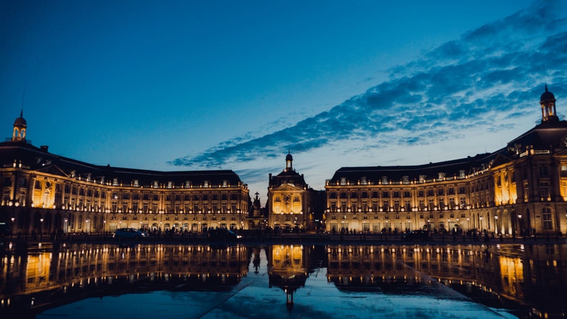 Bordeaux city skyline