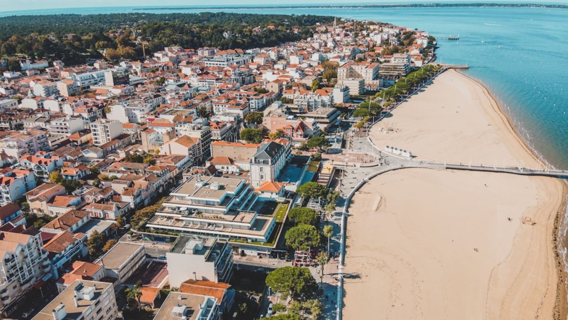 Arcachon city skyline