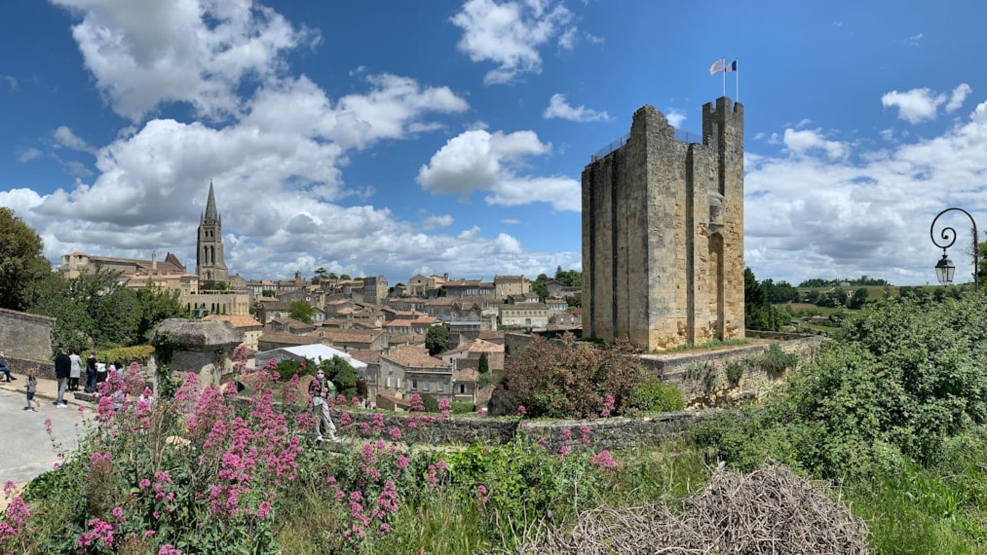 Saint-Émilion city skyline