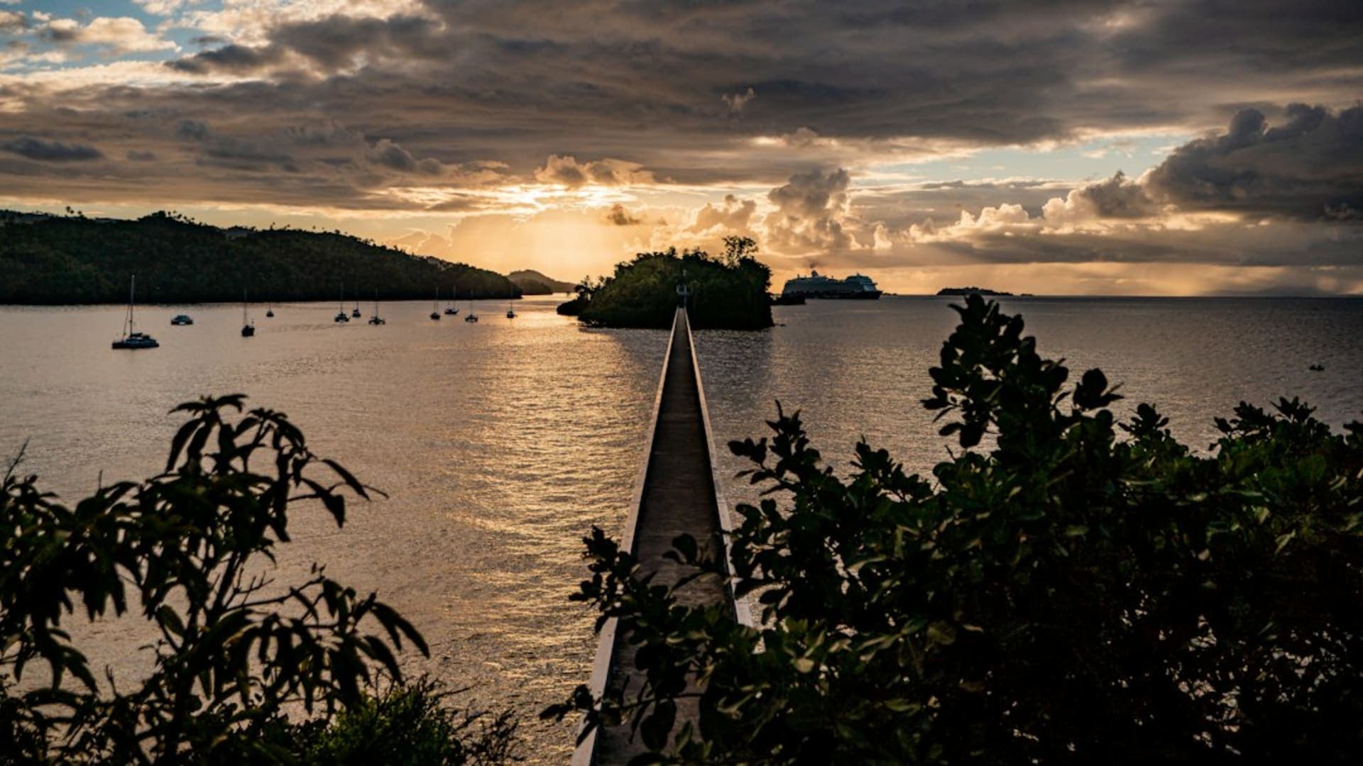 Samaná city skyline